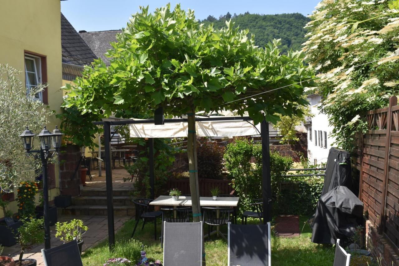 Landgasthof Zur Sonne Enkirch Exterior foto