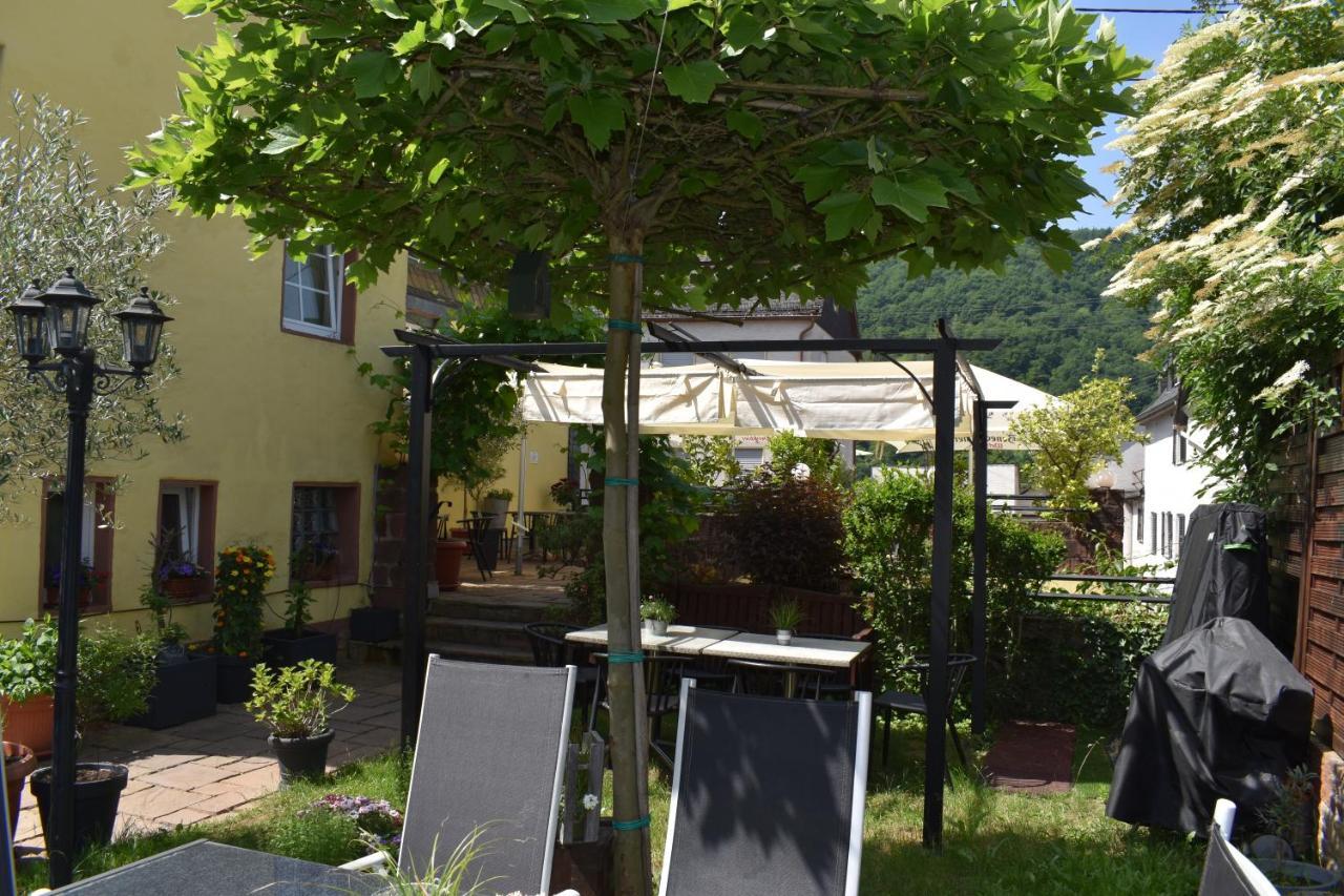 Landgasthof Zur Sonne Enkirch Exterior foto